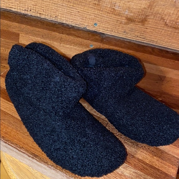 Isotoner slipper booties